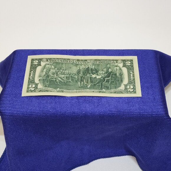 1976 Bicentennial Two Dollar Bill Commemorative Currency Crisp Condition RARE - Picture 2 of 8